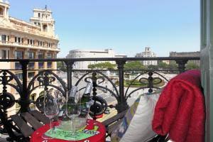 Private one-person balcony of a Single Room at Hotel Ginebra Barcelona overlooking Plaza Catalunya.