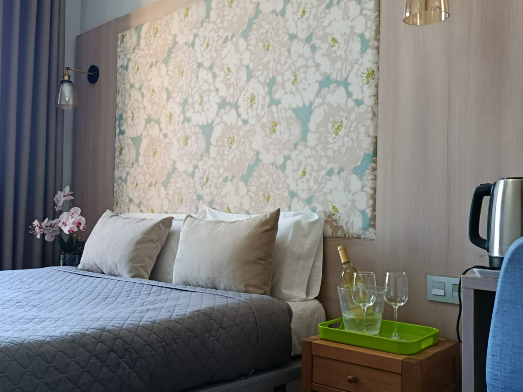 Habitación doble con vistas en Hotel Ginebra — fotografía 2