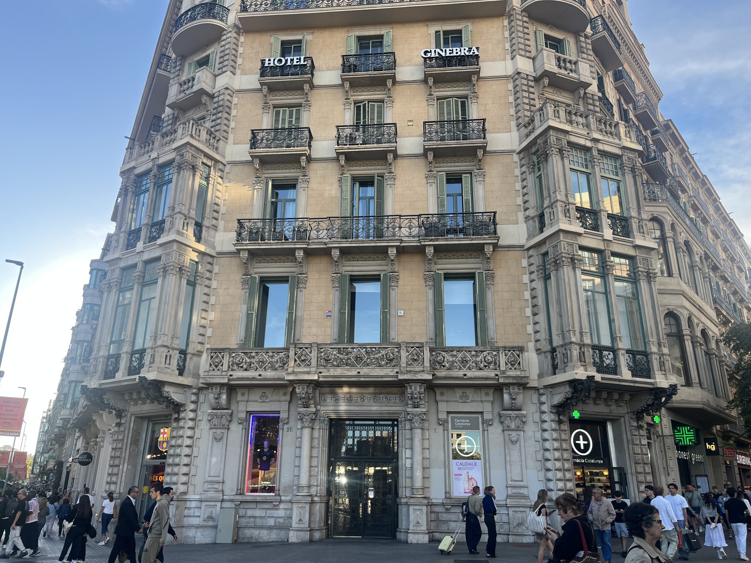 Hotel Ginebra building with the HOTEL GINEBRA signage on the façade